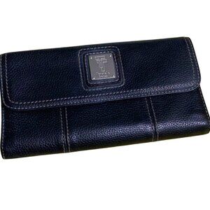 Tignanello Leather Dark Navy Blue Wallet  in Good Pre-Loved Condition